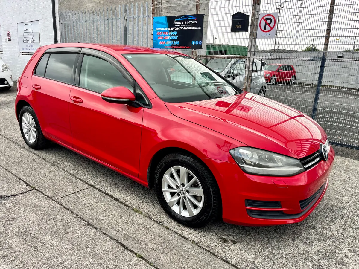 Volkswagen Golf Hatchback, Petrol, 2016, Red