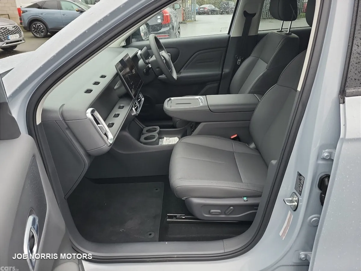 Leapmotor B10 SUV, Electric, 2026, Grey