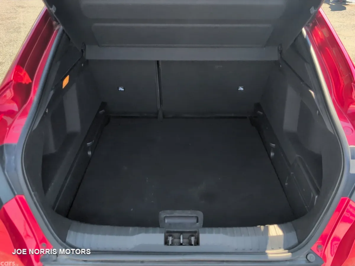 Renault Arkana Hatchback, Petrol, 2024, Red