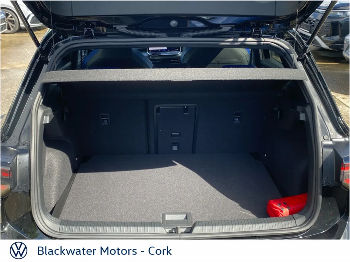Volkswagen Golf Hatchback, Petrol, 2027, Blue