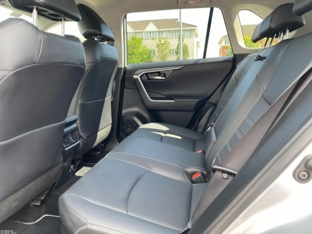 Toyota Corolla Saloon, Petrol Hybrid, 2024, Silver