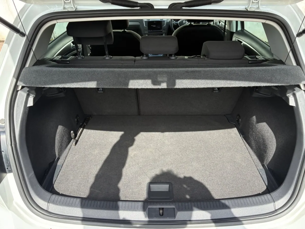 Volkswagen Golf Hatchback, Petrol, 2016, White