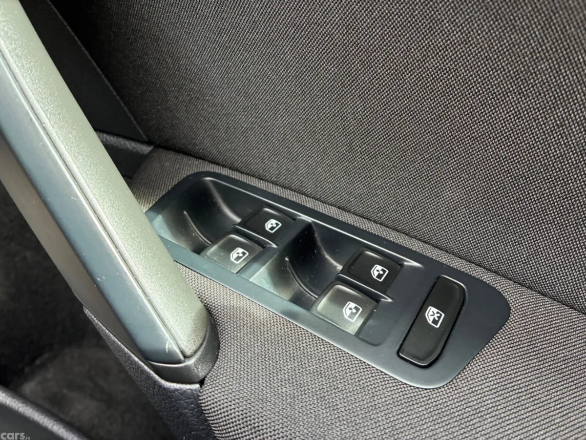 Volkswagen Golf Hatchback, Petrol, 2016, White