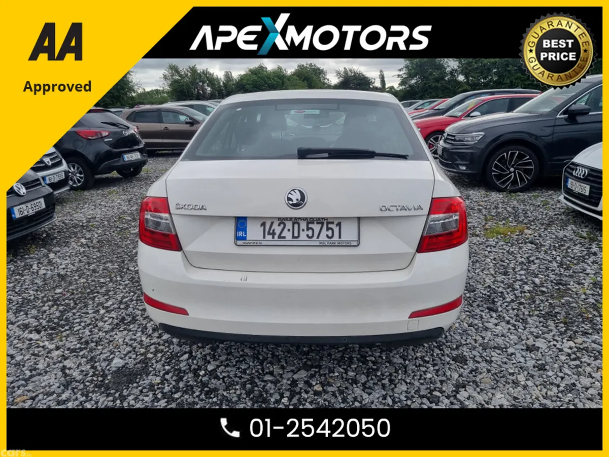 Skoda Octavia Hatchback, Diesel, 2014, White