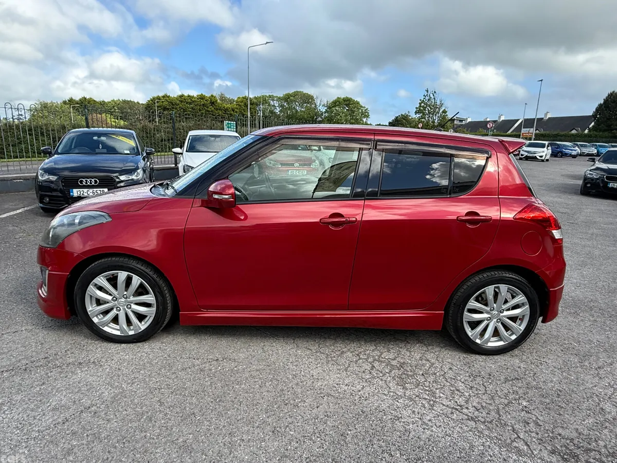 Suzuki Swift Hatchback, Petrol, 2015, Red