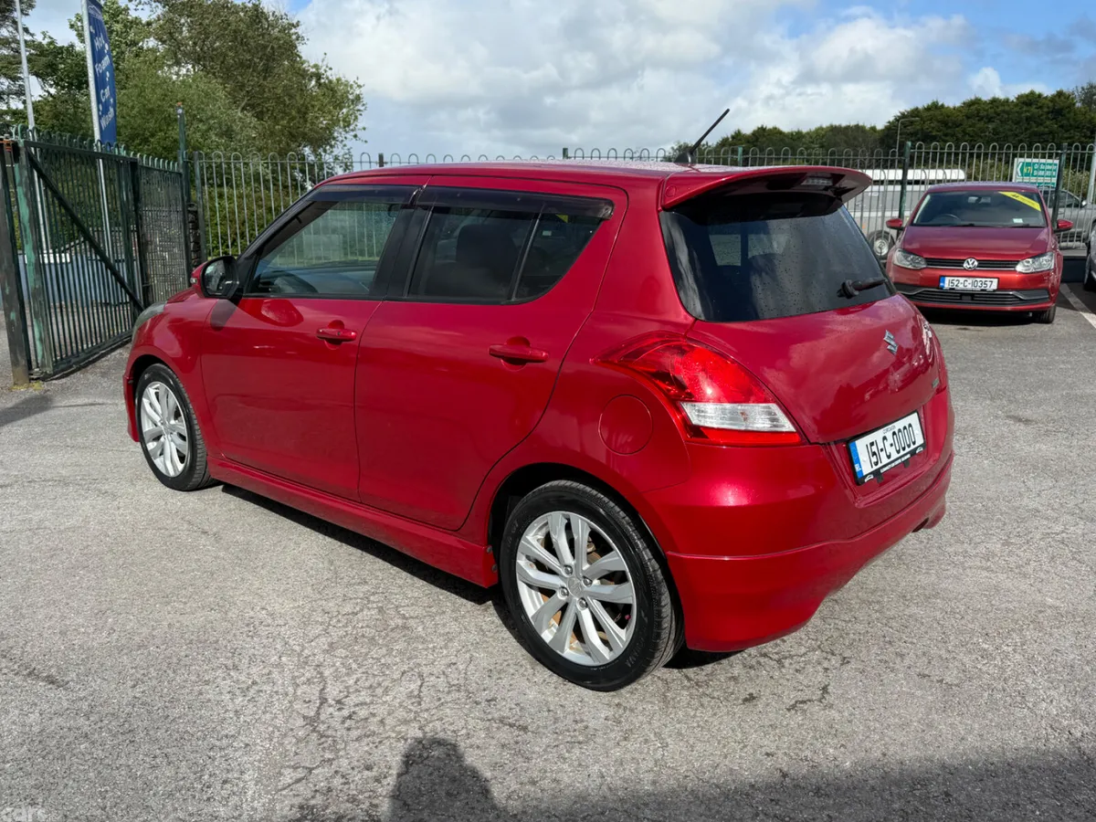 Suzuki Swift Hatchback, Petrol, 2015, Red