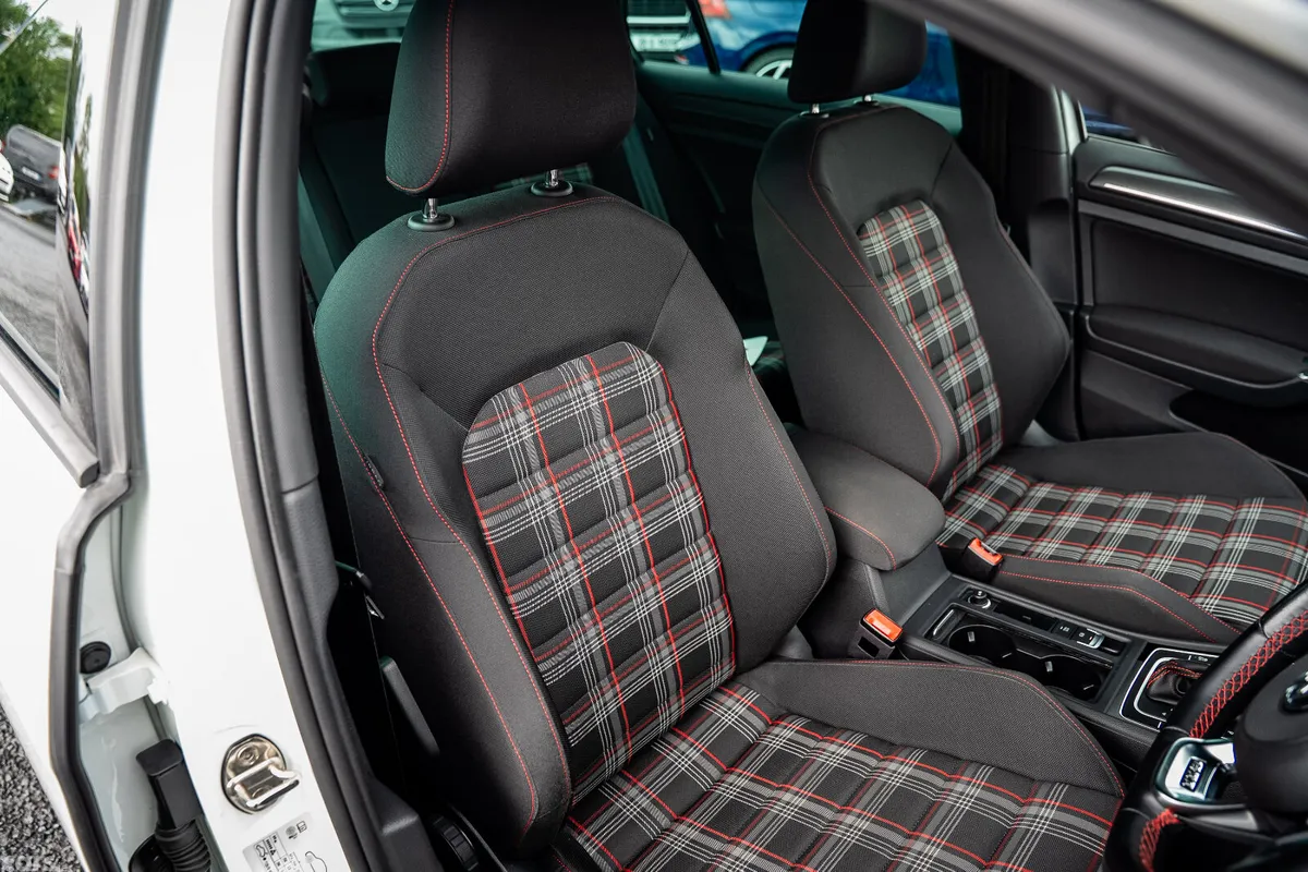 Volkswagen Golf Hatchback, Petrol, 2019, White