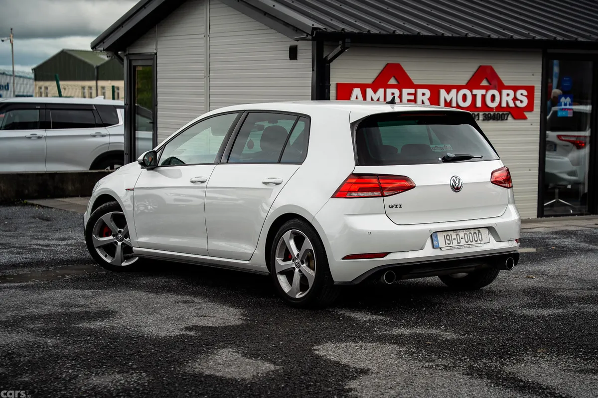 Volkswagen Golf Hatchback, Petrol, 2019, White