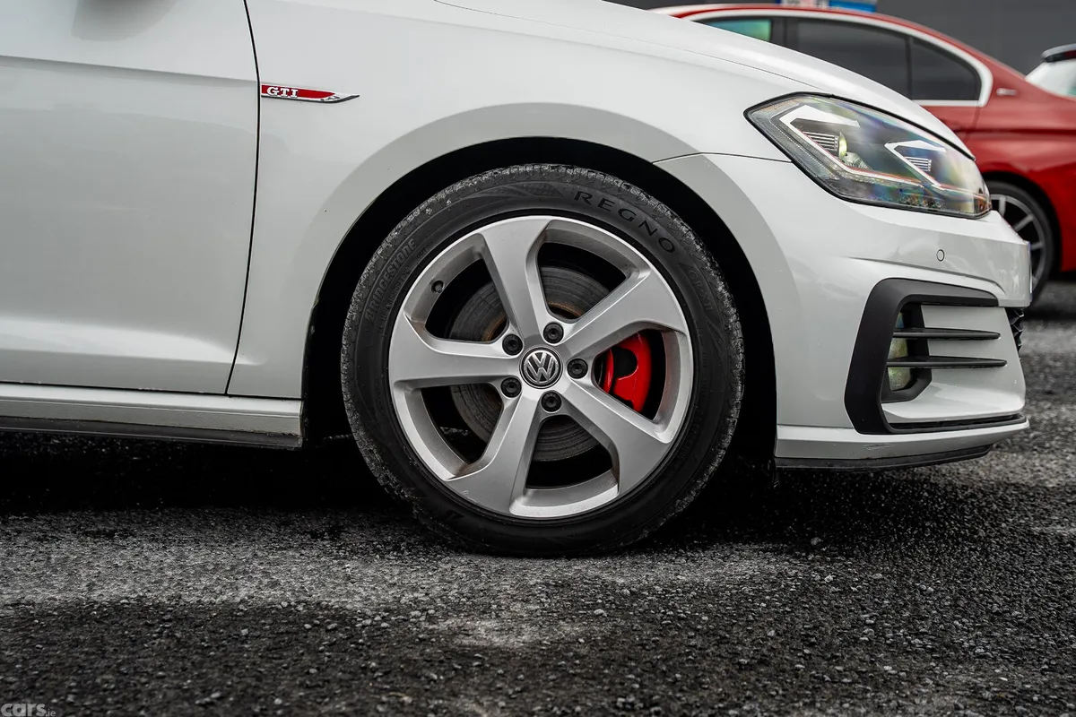 Volkswagen Golf Hatchback, Petrol, 2019, White