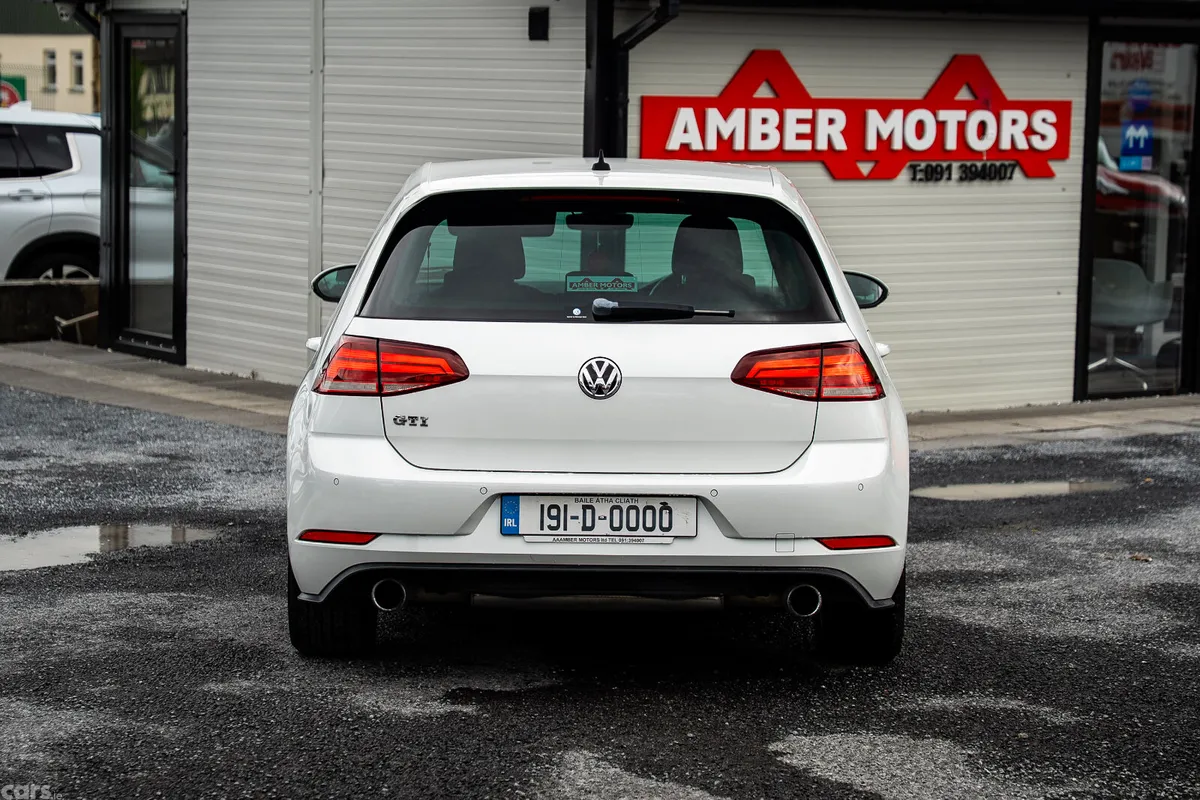 Volkswagen Golf Hatchback, Petrol, 2019, White