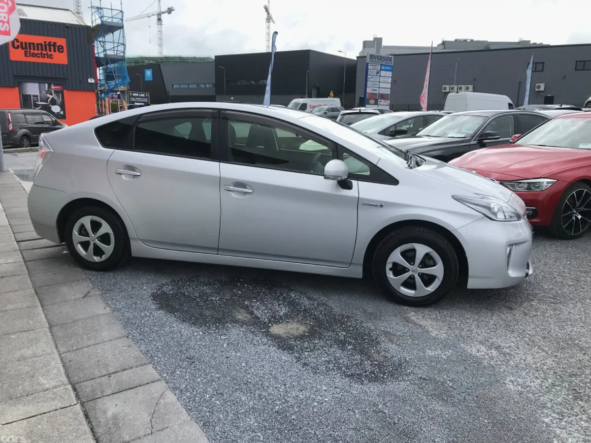Toyota Prius Hatchback, Petrol Hybrid, 2015, Silver