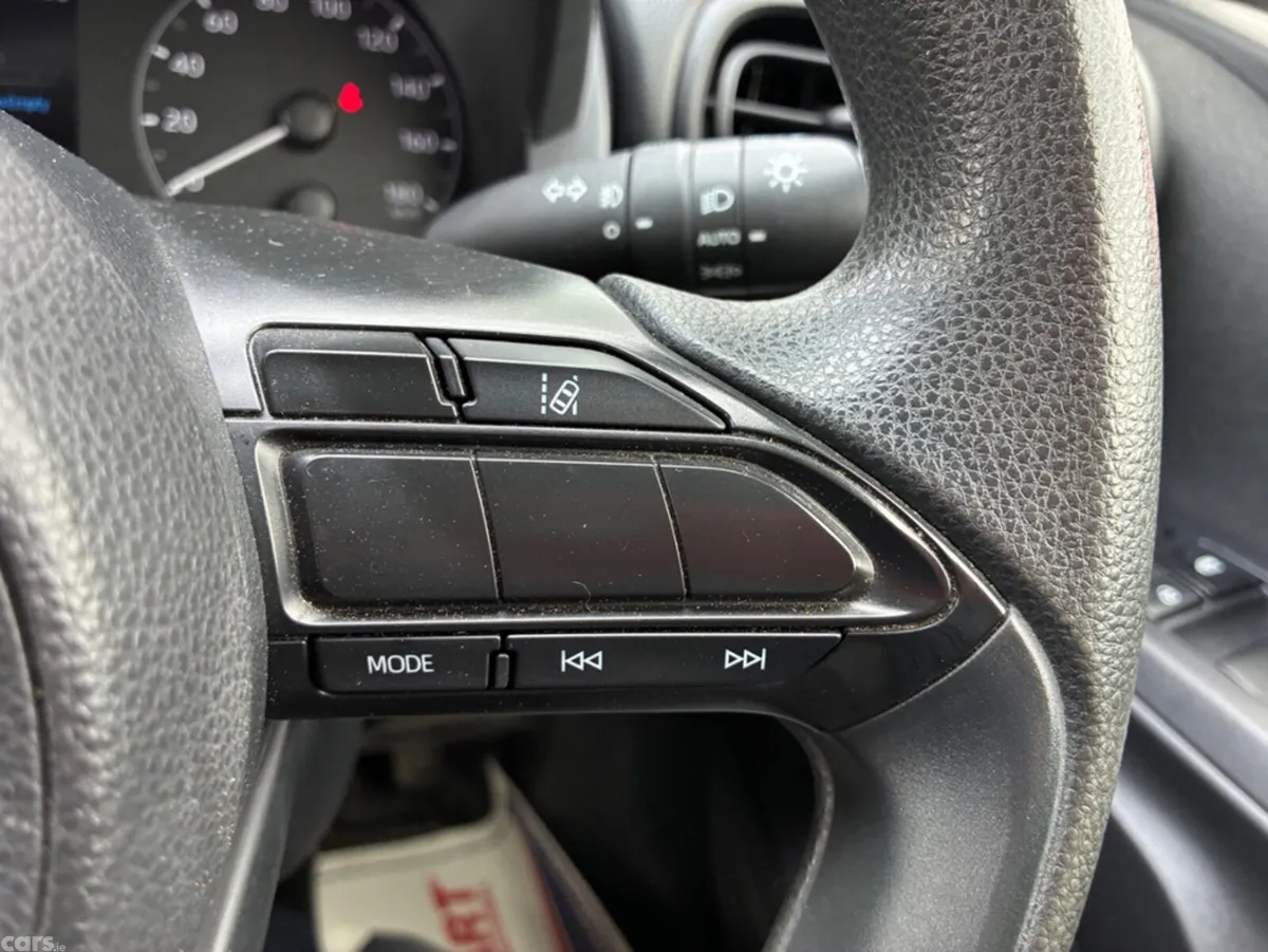 Toyota Yaris Hatchback, Petrol, 2021, White