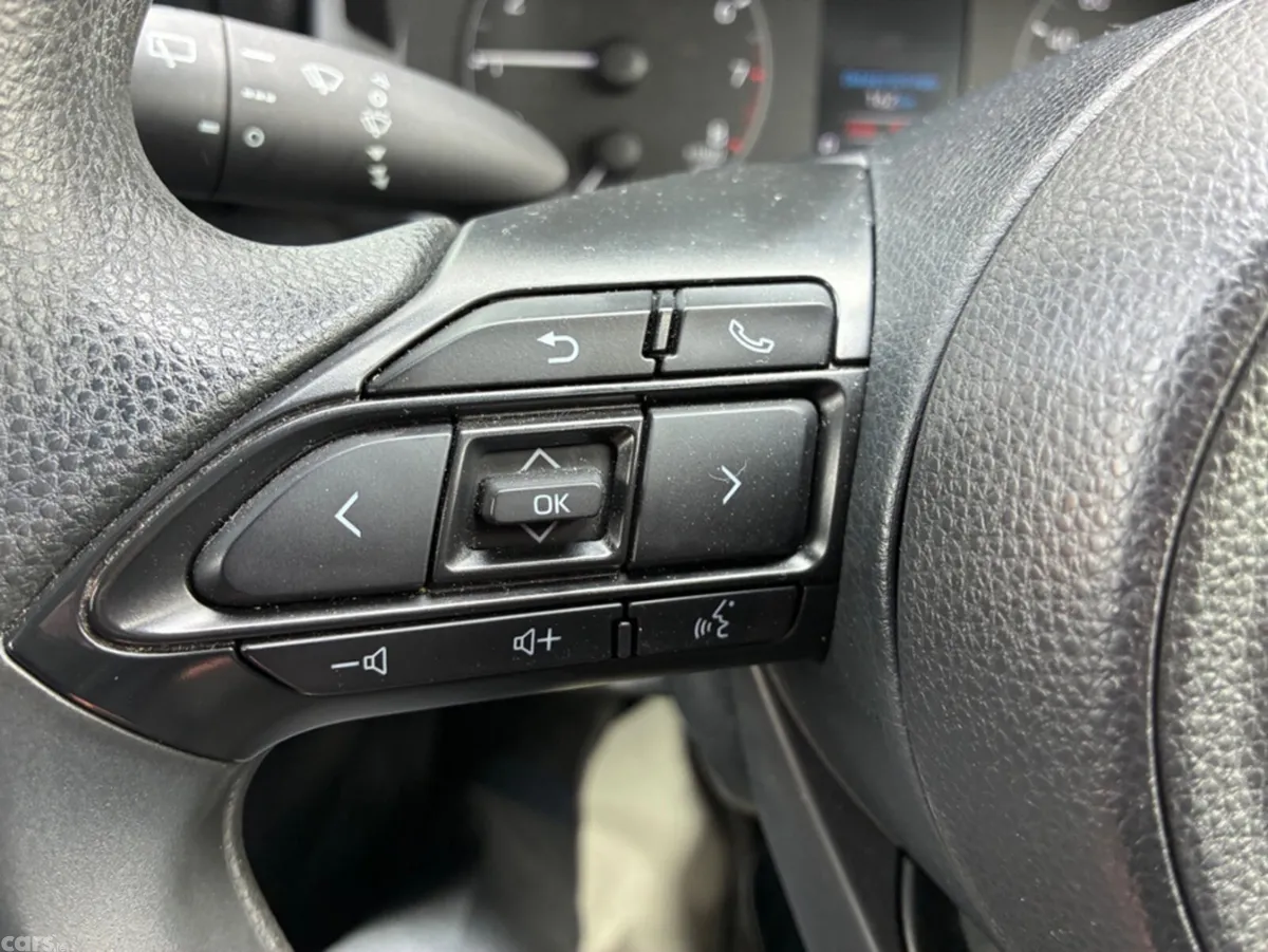 Toyota Yaris Hatchback, Petrol, 2021, White