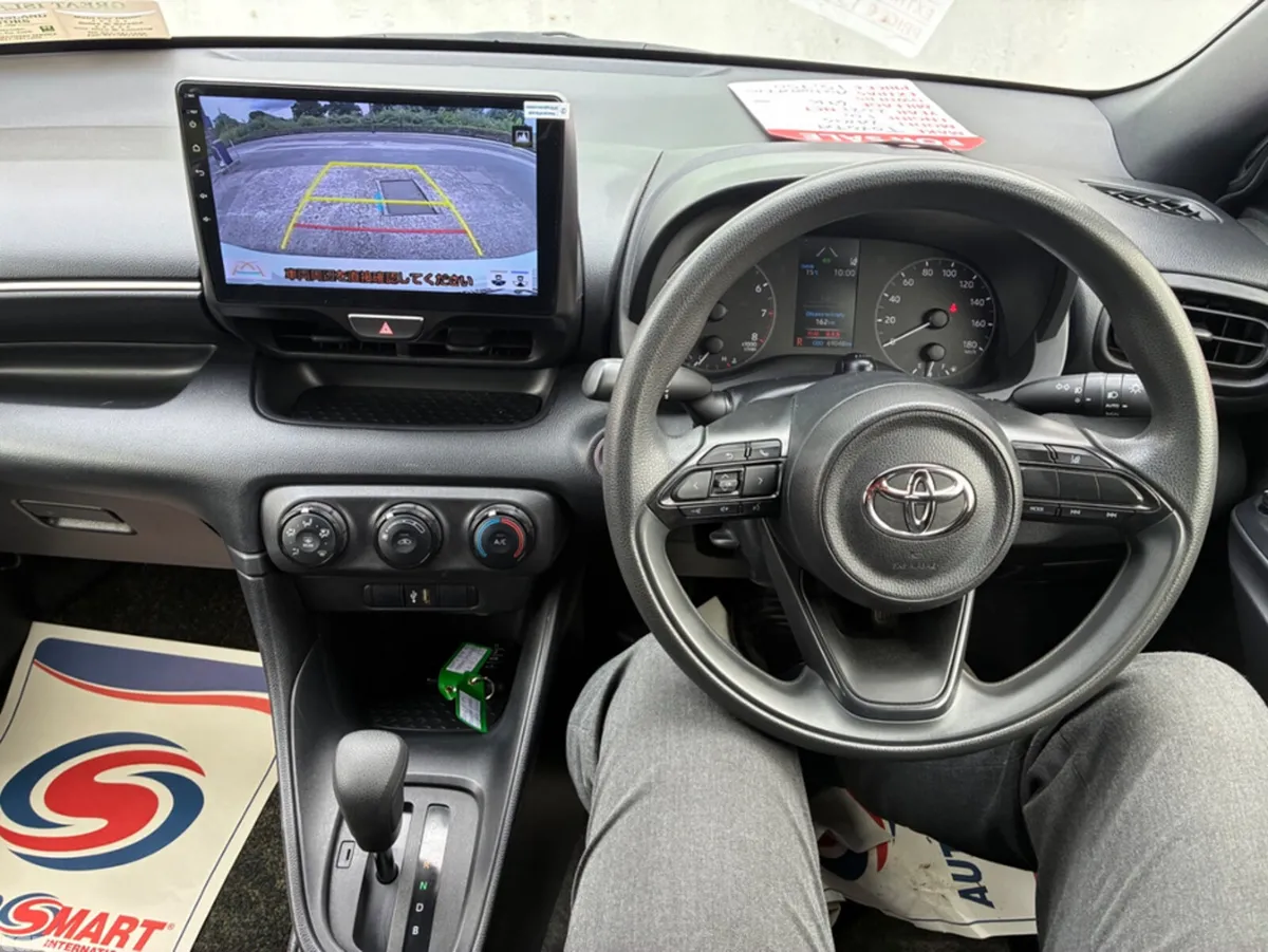 Toyota Yaris Hatchback, Petrol, 2021, White