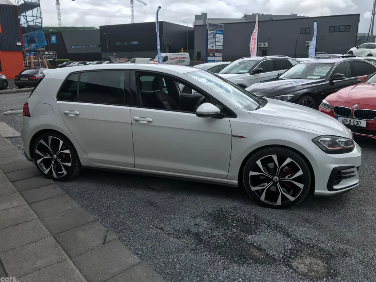 Volkswagen Golf Hatchback, Petrol, 2019, White