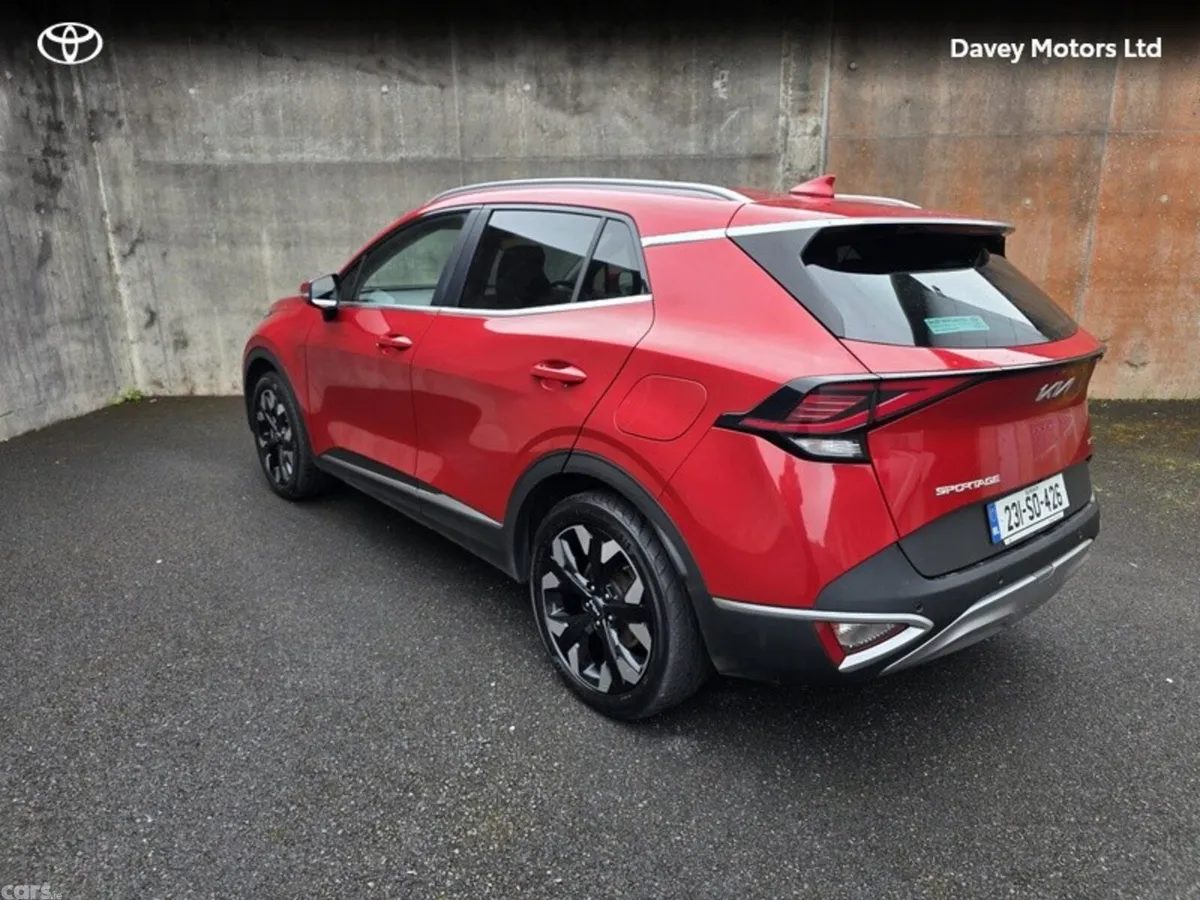 Kia Sportage MPV, Petrol Plug-in Hybrid, 2023, Red