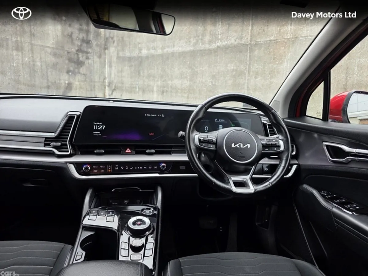 Kia Sportage MPV, Petrol Plug-in Hybrid, 2023, Red
