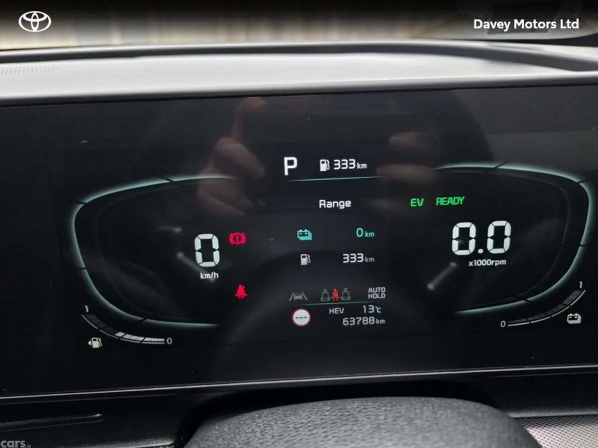 Kia Sportage MPV, Petrol Plug-in Hybrid, 2023, Red