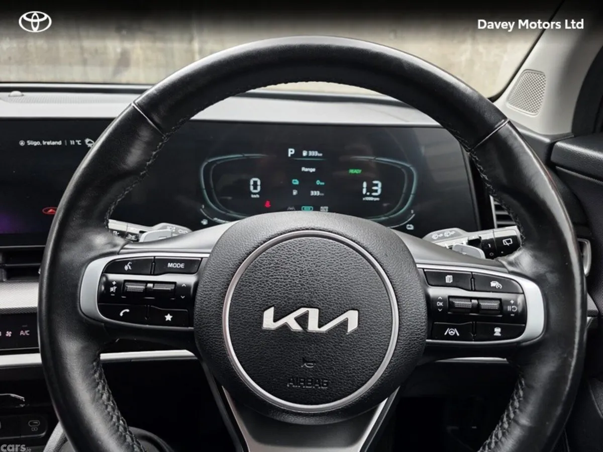 Kia Sportage MPV, Petrol Plug-in Hybrid, 2023, Red