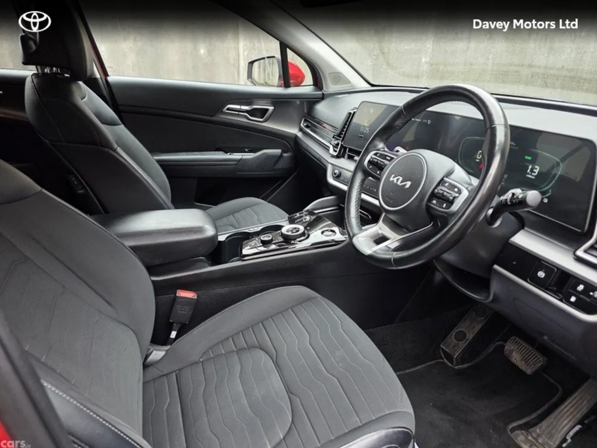 Kia Sportage MPV, Petrol Plug-in Hybrid, 2023, Red