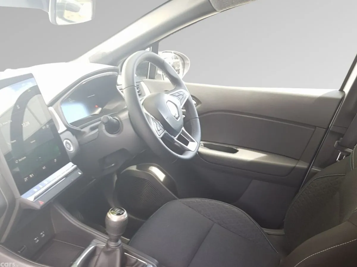 Renault Captur Hatchback, Petrol, 2025, White