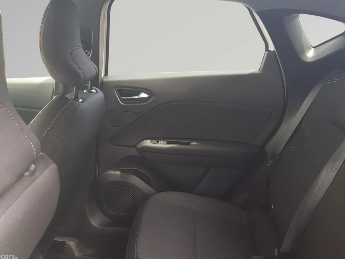Renault Captur Hatchback, Petrol, 2025, White