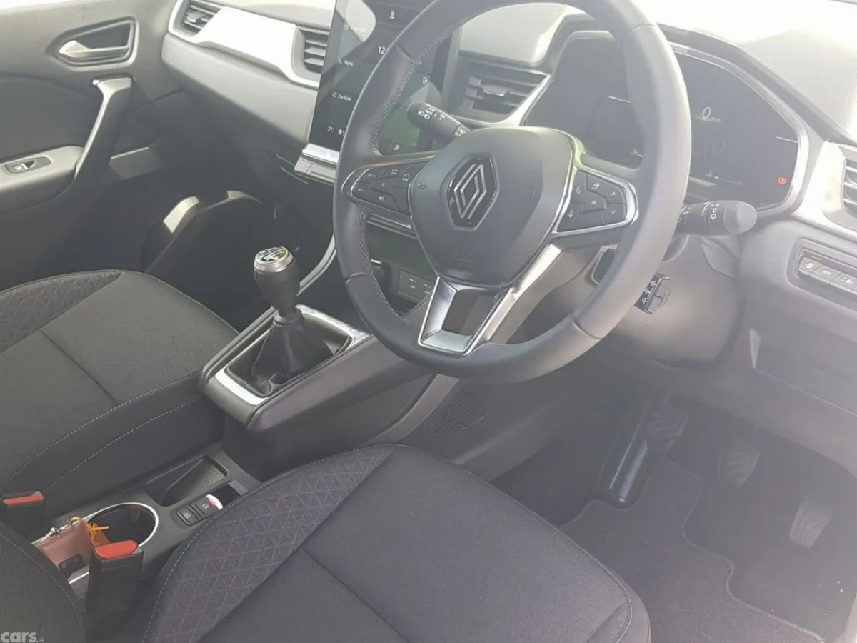 Renault Captur Hatchback, Petrol, 2025, White