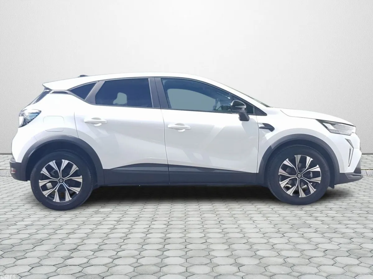 Renault Captur Hatchback, Petrol, 2025, White