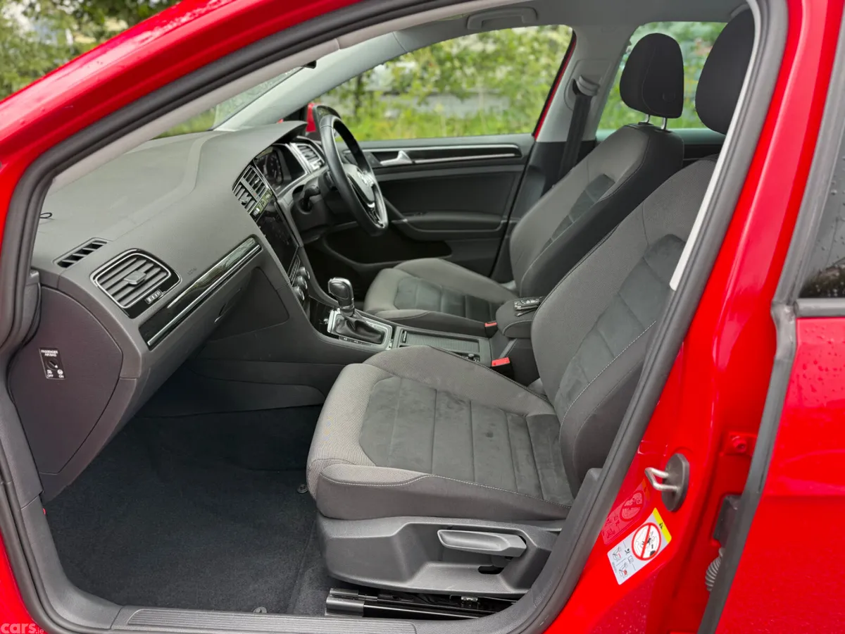 Volkswagen Golf Coupe, Petrol, 2018, Red
