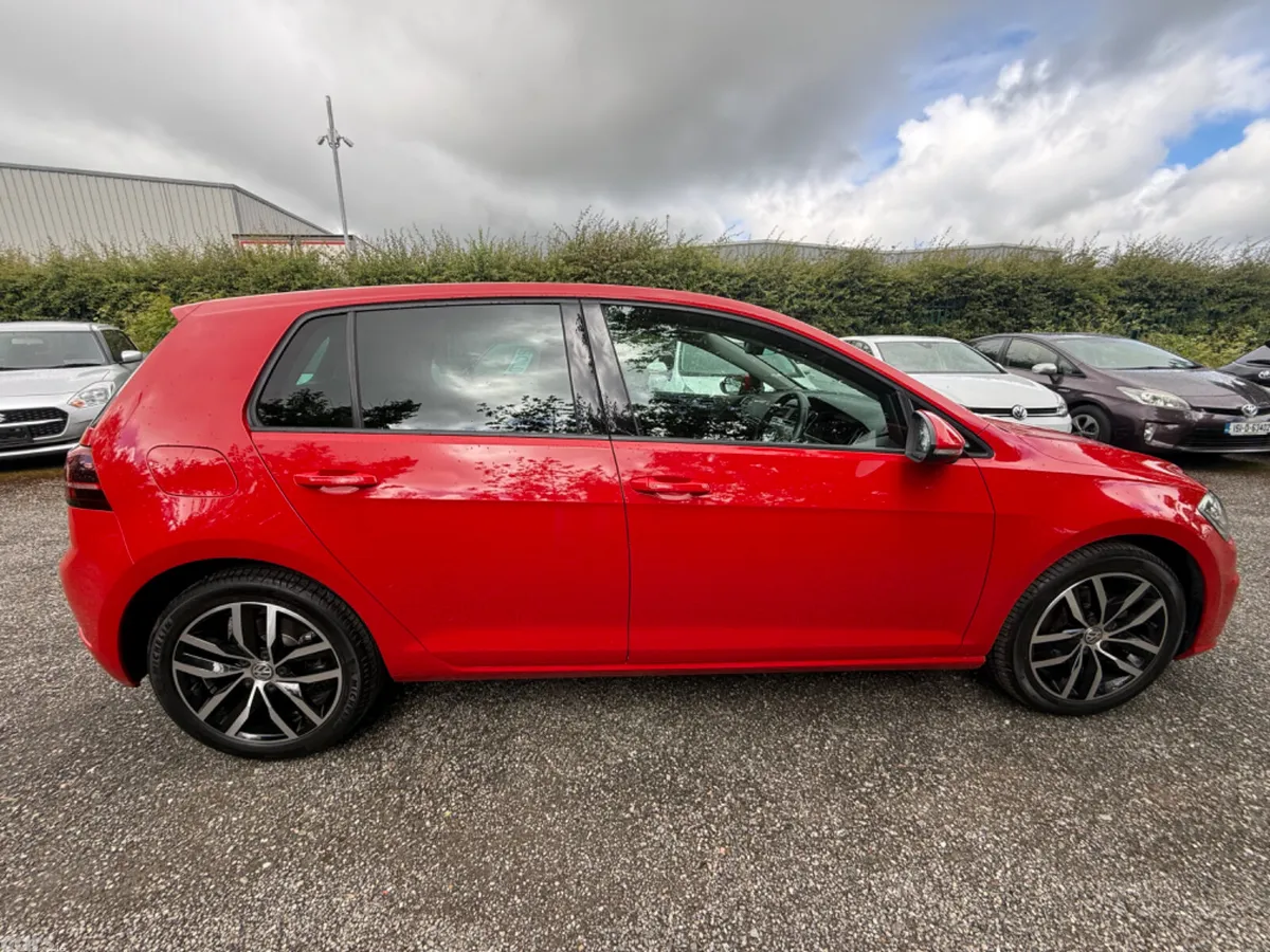 Volkswagen Golf Coupe, Petrol, 2018, Red