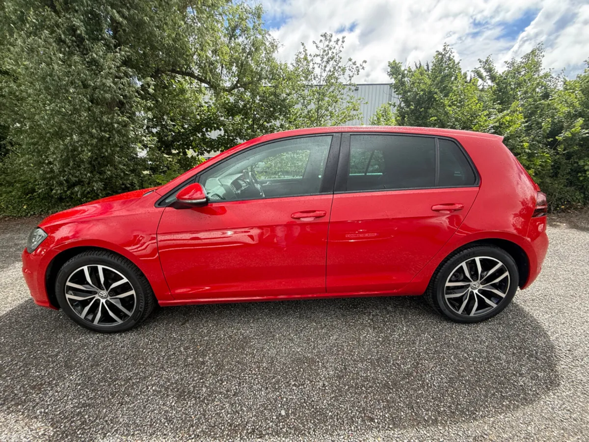 Volkswagen Golf Coupe, Petrol, 2018, Red