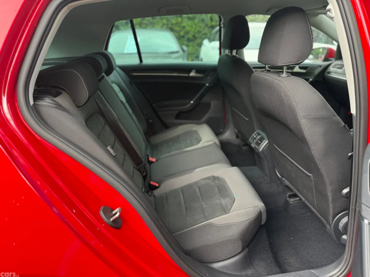Volkswagen Golf Coupe, Petrol, 2018, Red