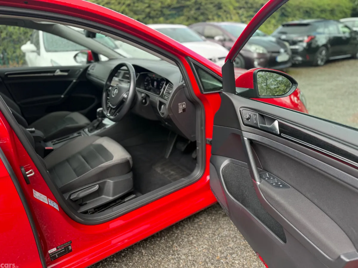 Volkswagen Golf Coupe, Petrol, 2018, Red