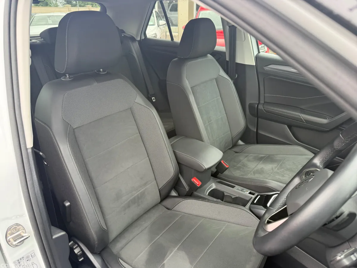 Volkswagen T-Roc SUV, Petrol, 2024, White