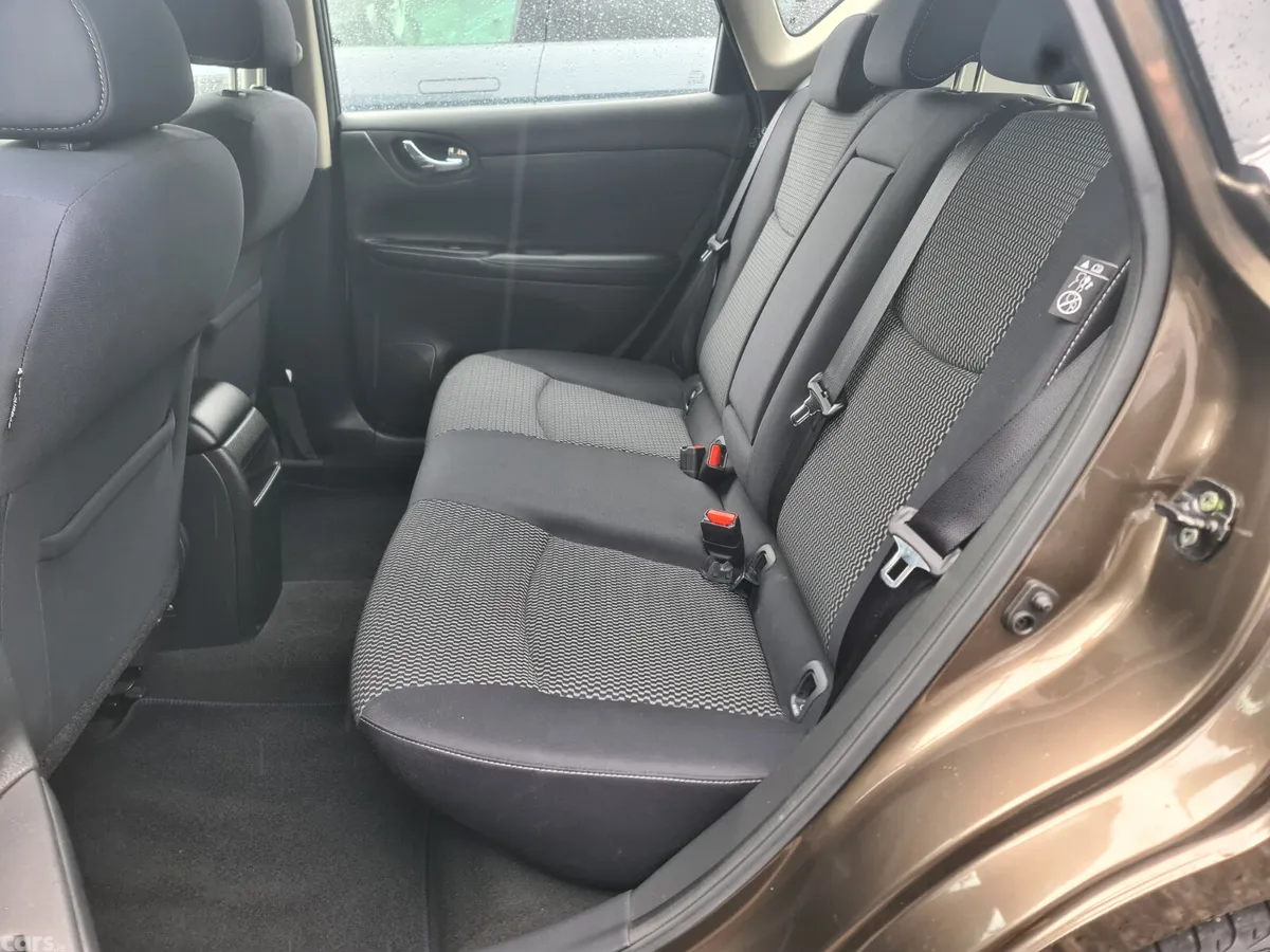 Nissan Pulsar Hatchback, Diesel, 2016, Brown