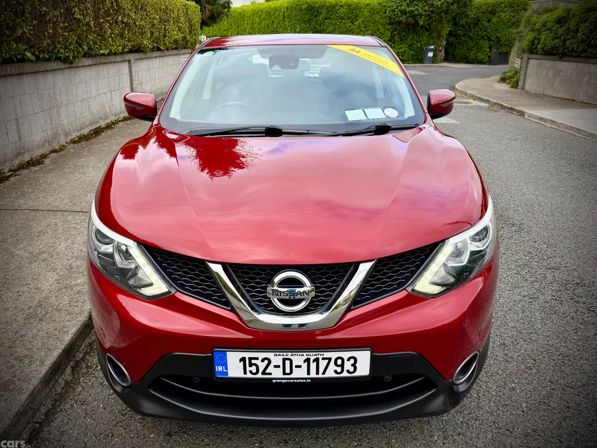 Nissan Qashqai Hatchback, Diesel, 2015, Red