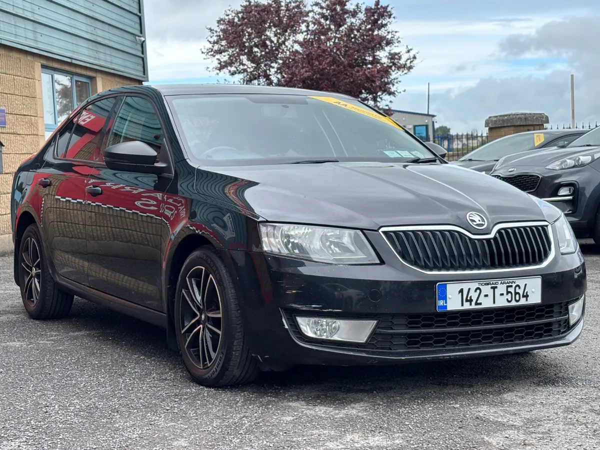 Skoda Octavia Saloon, Diesel, 2014, Black