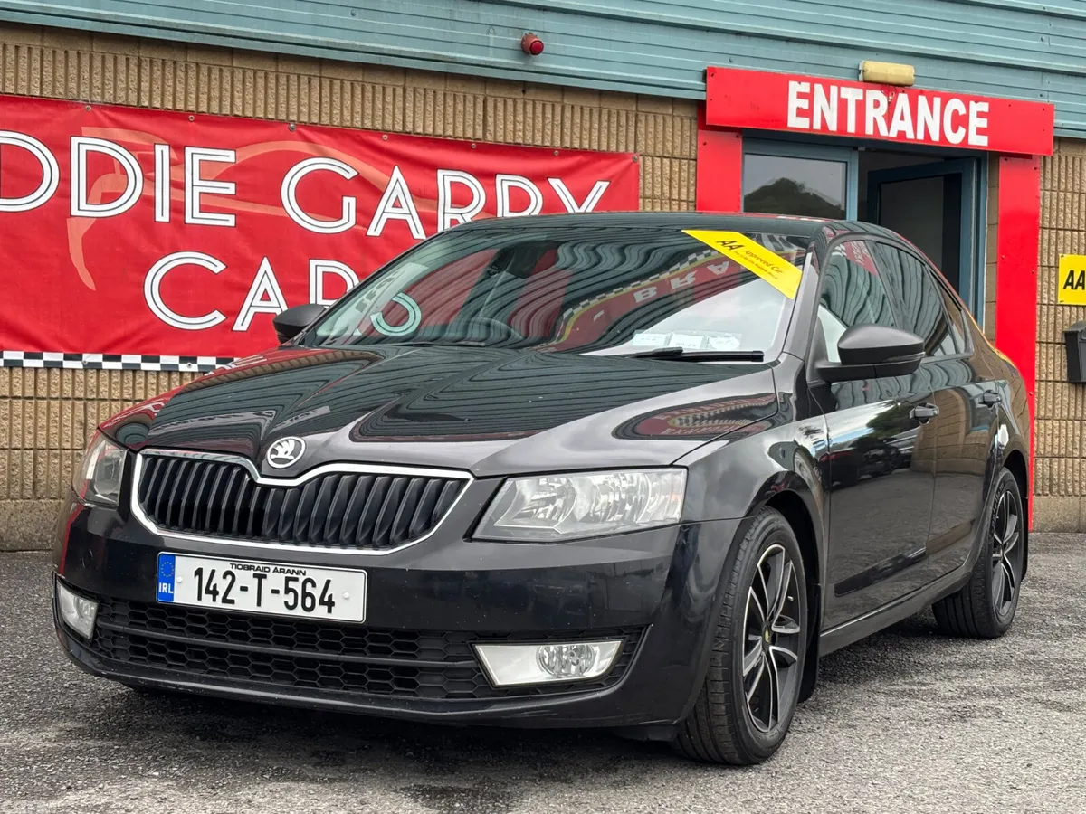 Skoda Octavia Saloon, Diesel, 2014, Black