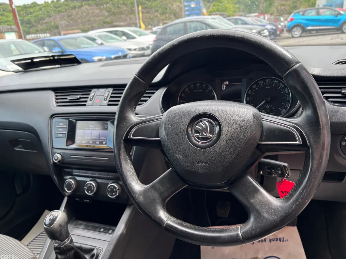 Skoda Octavia Saloon, Diesel, 2014, Black