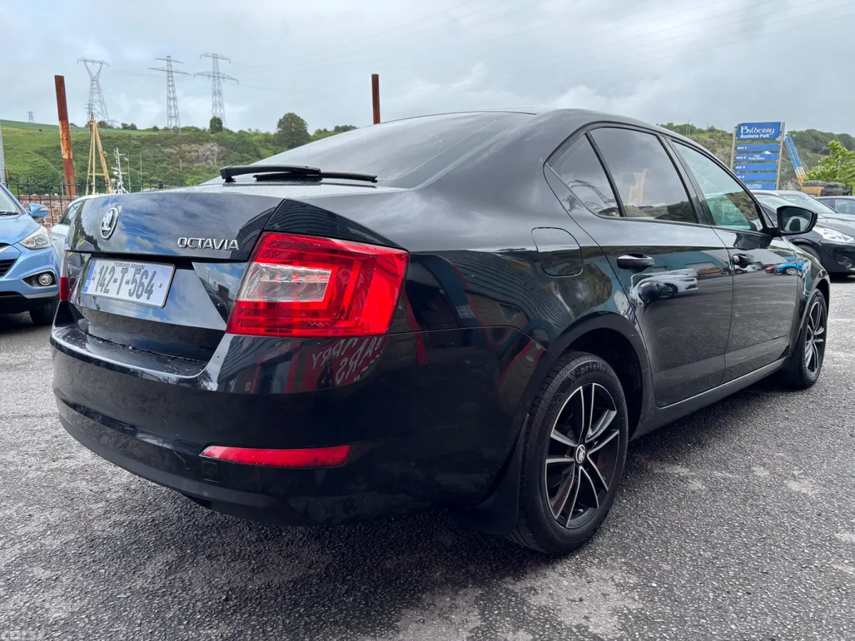 Skoda Octavia Saloon, Diesel, 2014, Black