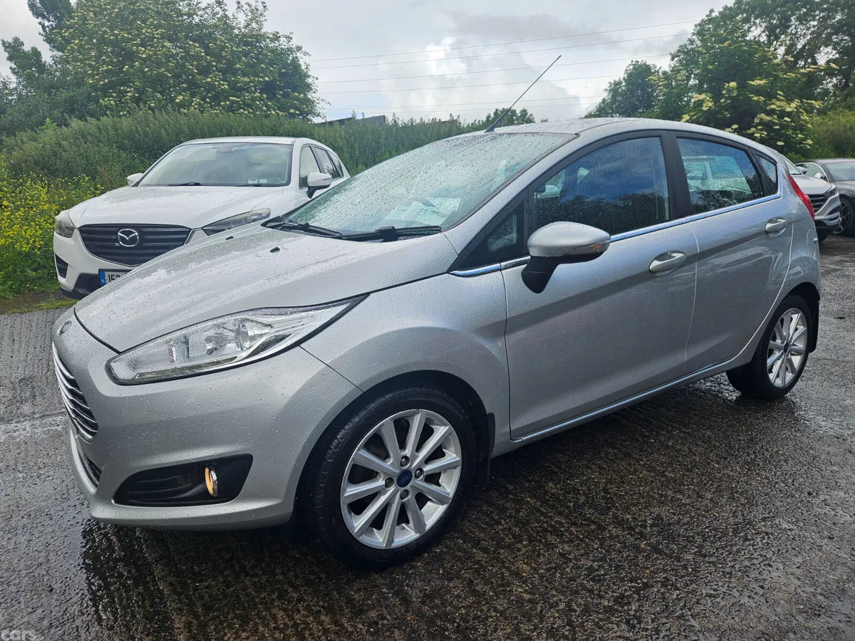 Ford Fiesta Hatchback, Petrol, 2017, Grey