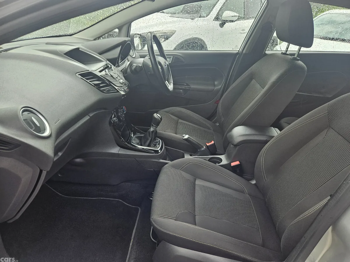 Ford Fiesta Hatchback, Petrol, 2017, Grey