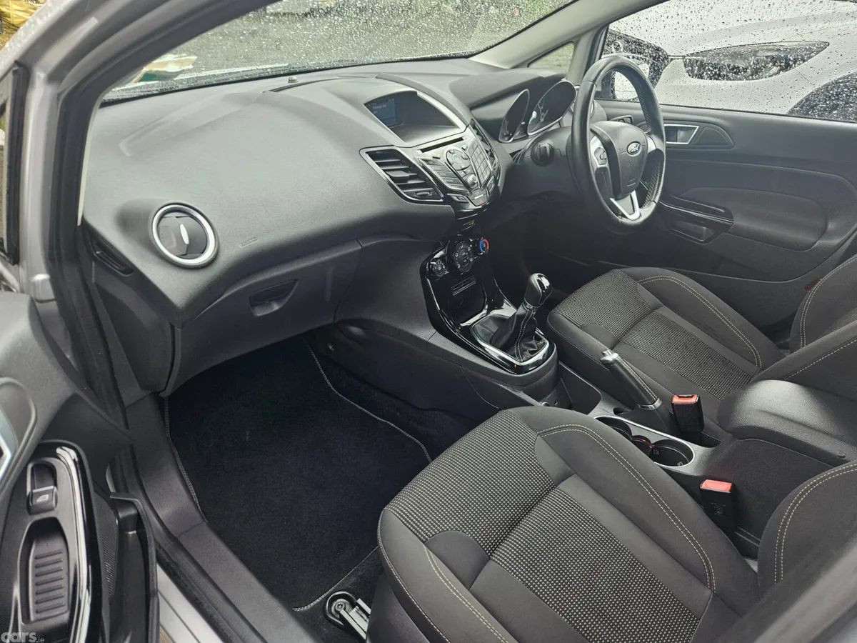Ford Fiesta Hatchback, Petrol, 2017, Grey