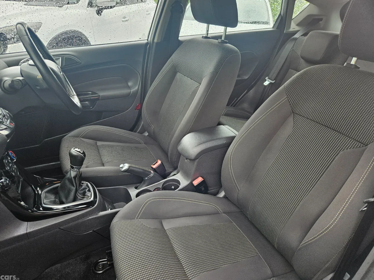 Ford Fiesta Hatchback, Petrol, 2017, Grey