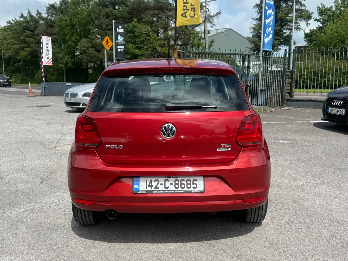 Volkswagen Polo Hatchback, Petrol, 2014, Red