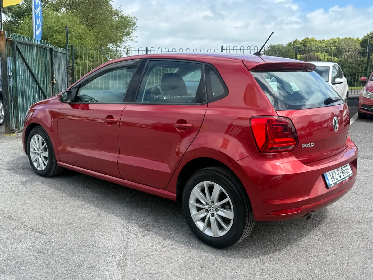 Volkswagen Polo Hatchback, Petrol, 2014, Red