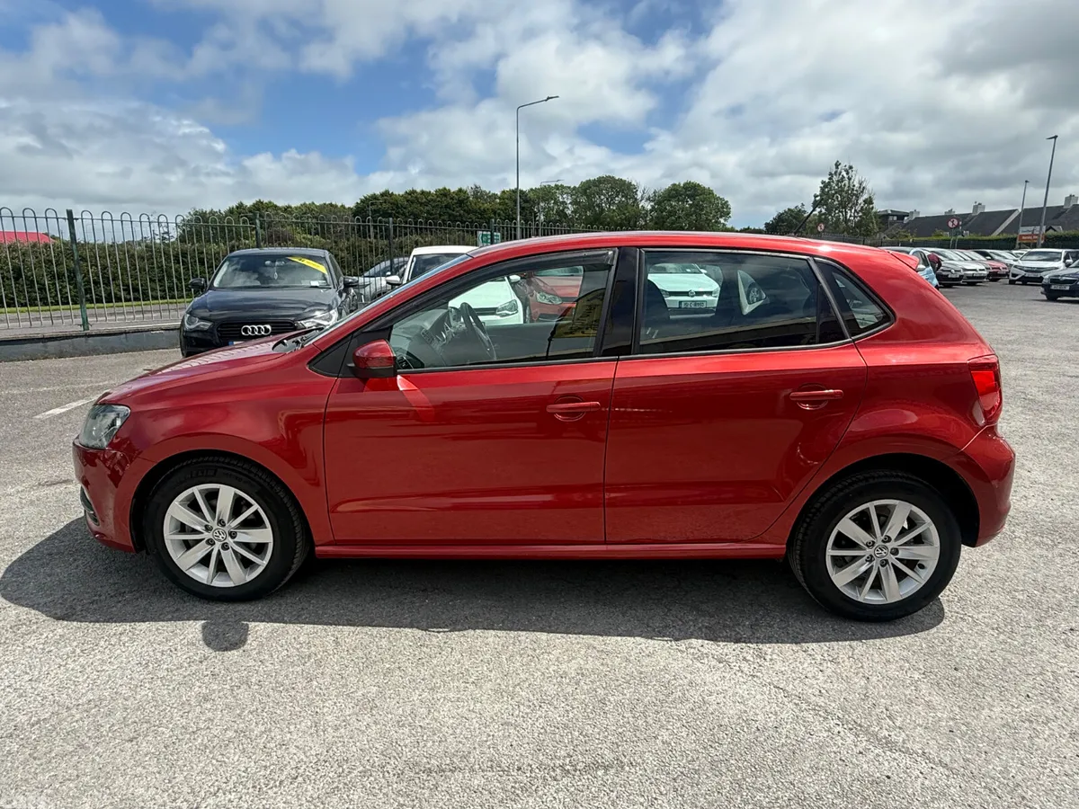 Volkswagen Polo Hatchback, Petrol, 2014, Red