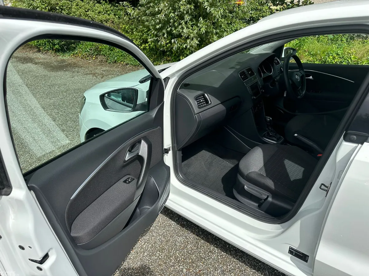 Volkswagen Polo Hatchback, Petrol, 2016, White