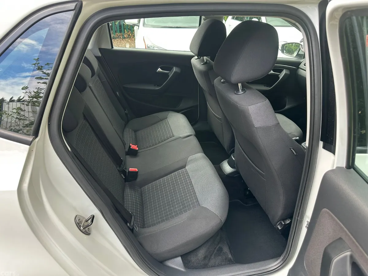 Volkswagen Polo Hatchback, Petrol, 2016, White