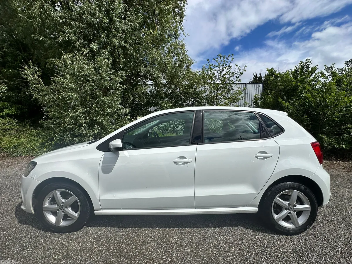 Volkswagen Polo Hatchback, Petrol, 2016, White